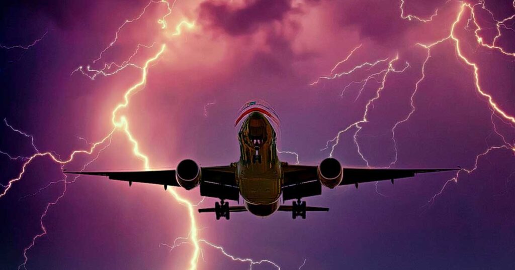 flying-during-thunderstorms